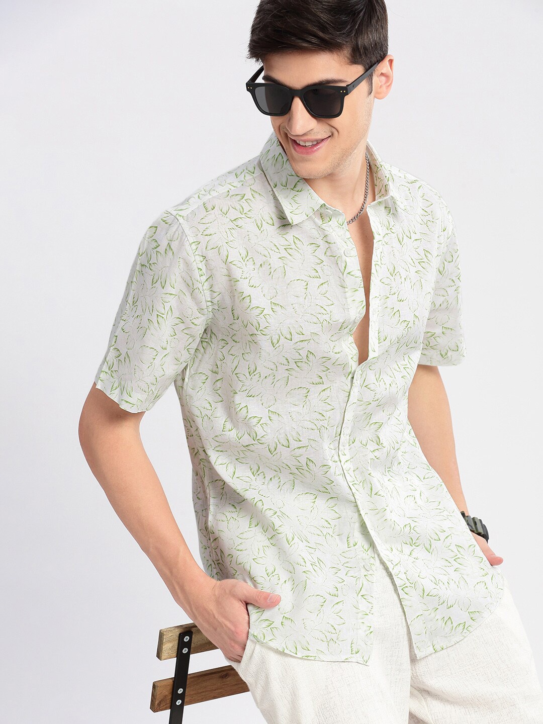 

SHOWOFF Standard Slim Fit Floral Printed Oxford Weave Cotton Casual Shirt, Off white