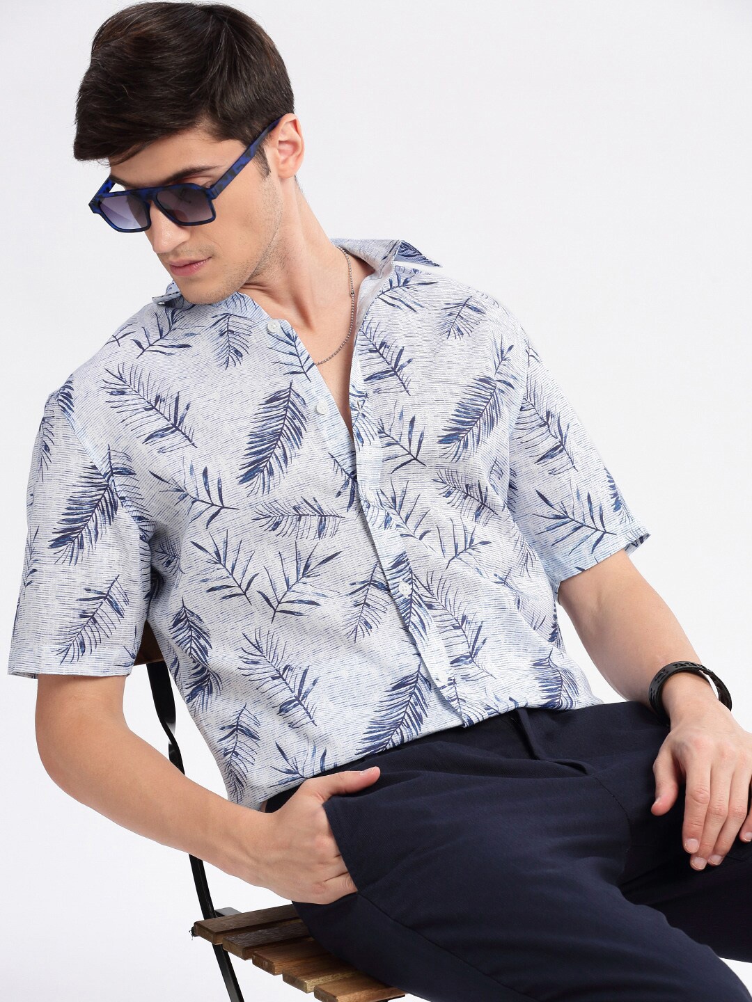 

SHOWOFF Smart Slim Fit Floral Printed Spread Collar Oxford Cotton Casual Shirt, Blue