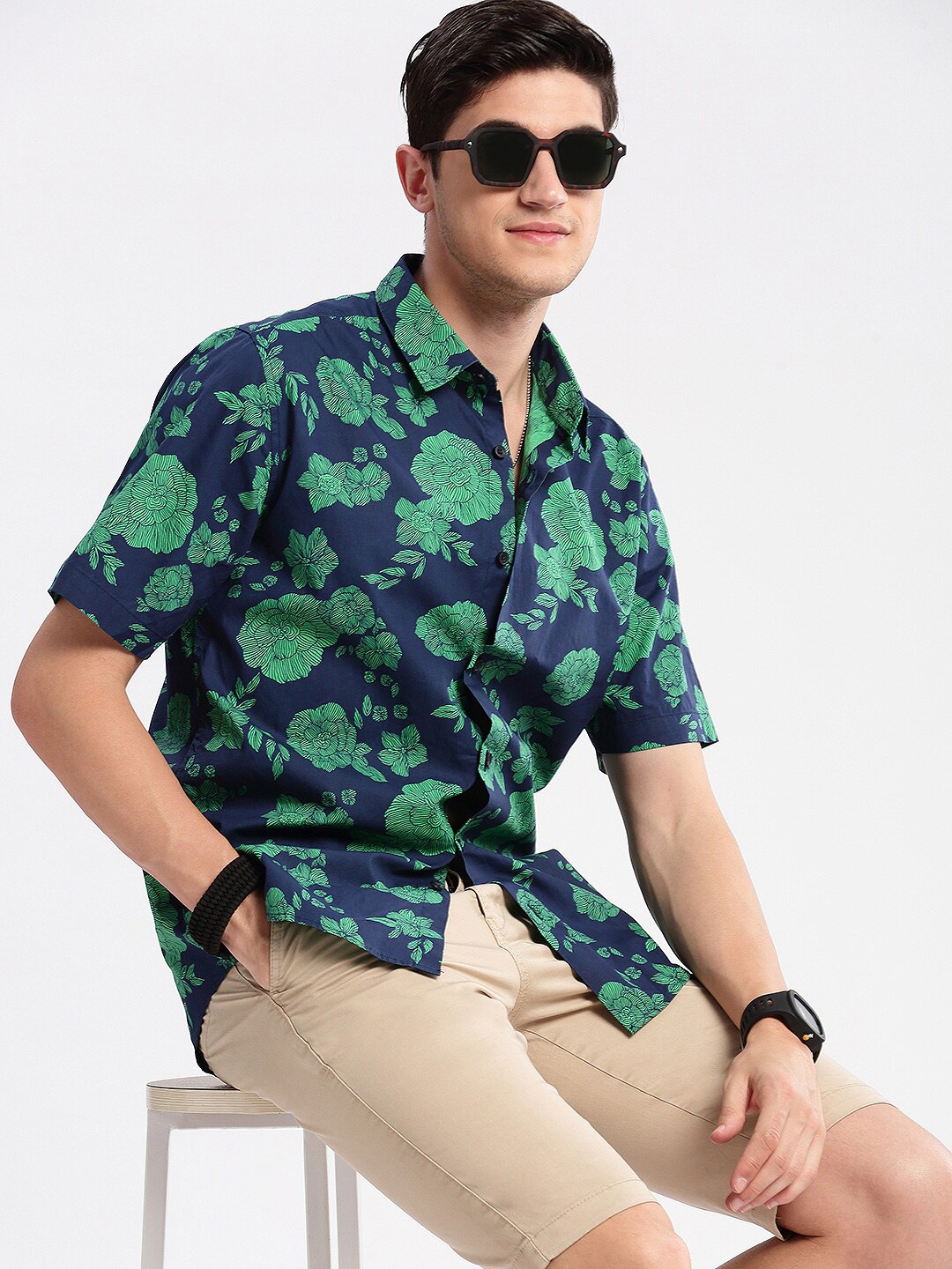 

SHOWOFF Standard Slim Fit Floral Printed Cotton Casual Shirt, Navy blue