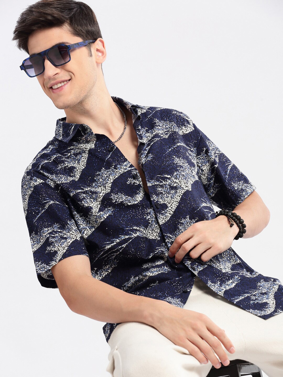 

SHOWOFF Standard Slim Fit Printed Cotton Casual Shirt, Navy blue