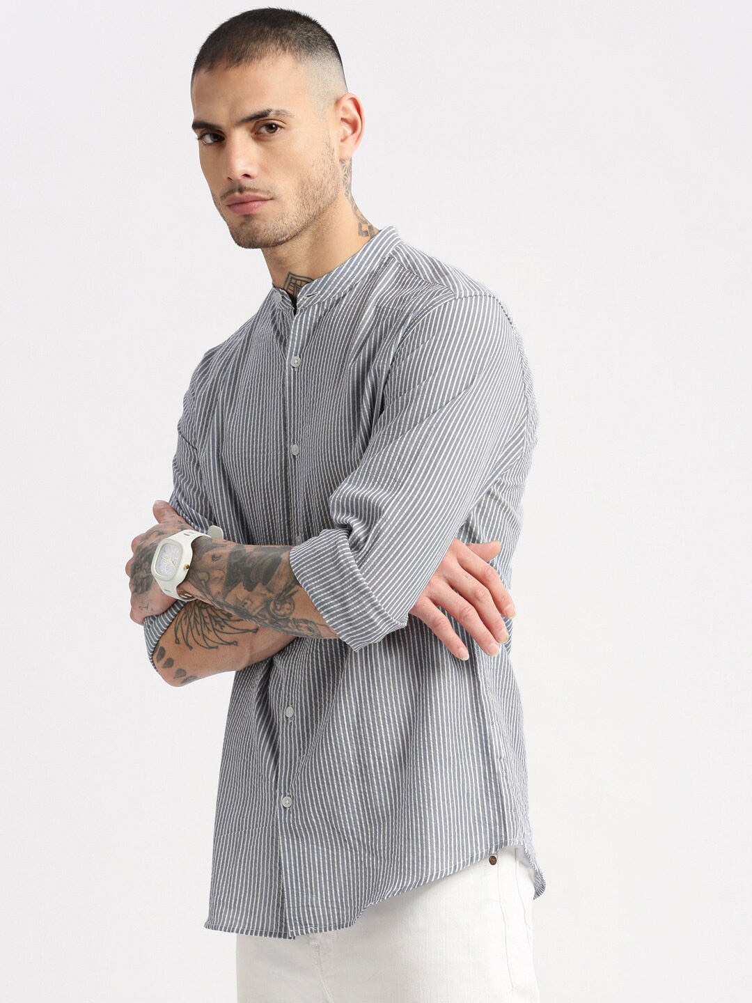 

SHOWOFF Standard Slim Fit Vertical Striped Band Collar Seersucker Casual Shirt, Blue