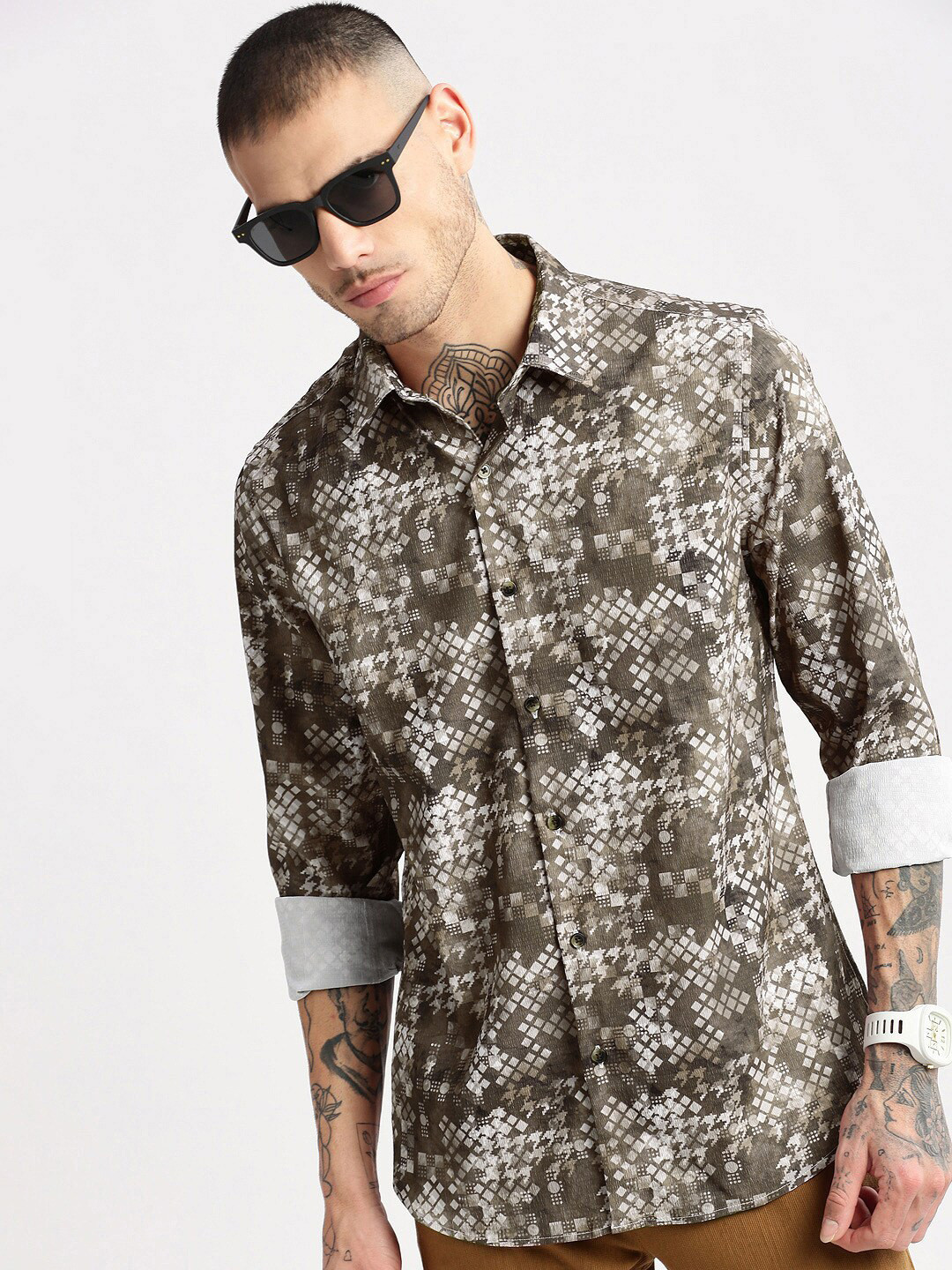 

SHOWOFF Standard Slim Fit Abstract Printed Spread Collar Casual Shirt, Olive
