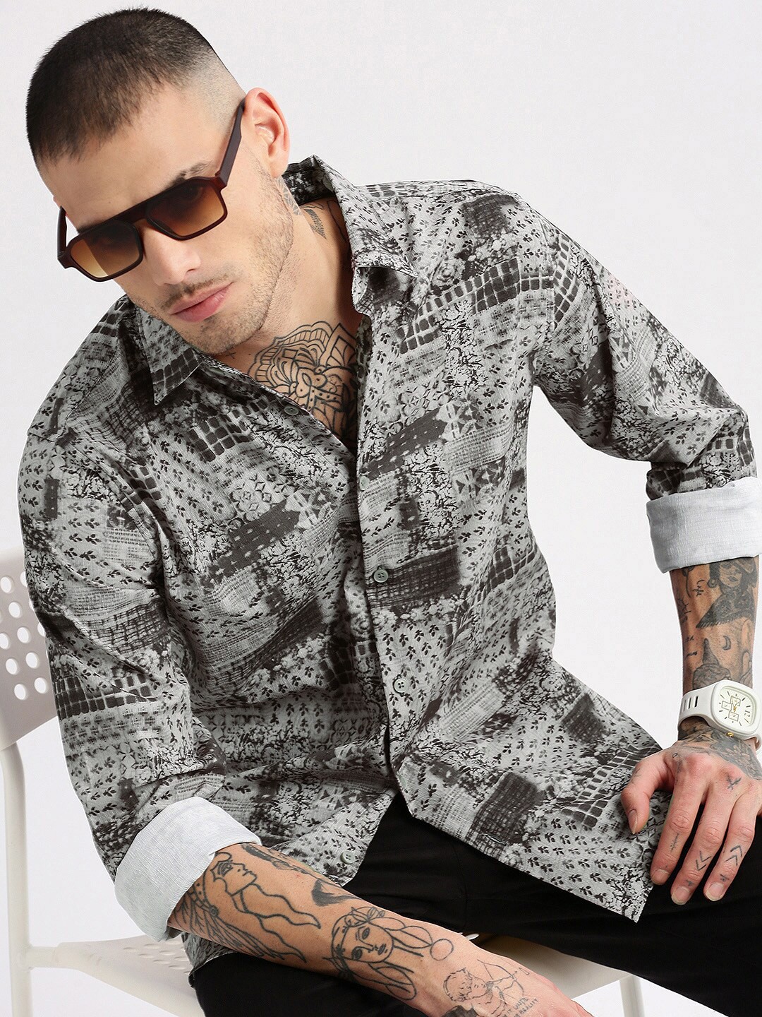 

SHOWOFF Standard Slim Fit Abstract Printed Spread Collar Casual Shirt, Grey