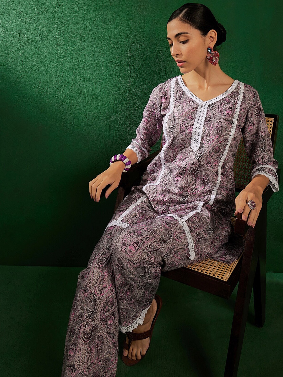 

Sangria Lavender Paisley Printed Tunic With Trousers
