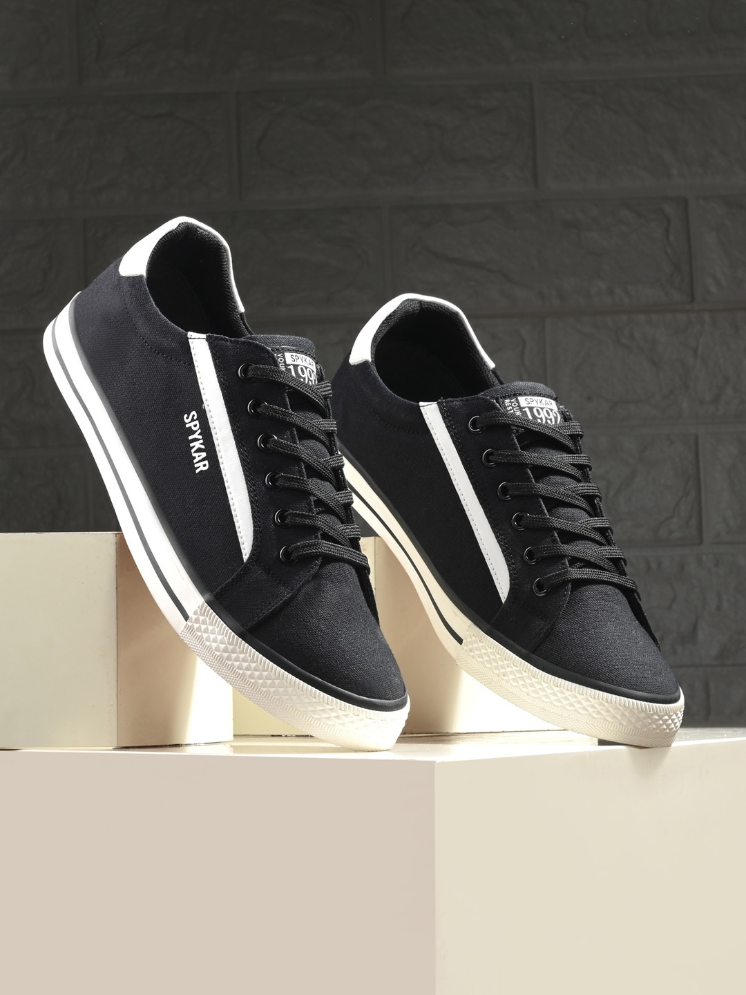 

SPYKAR Men Round Toe Canvas Sneakers, Black