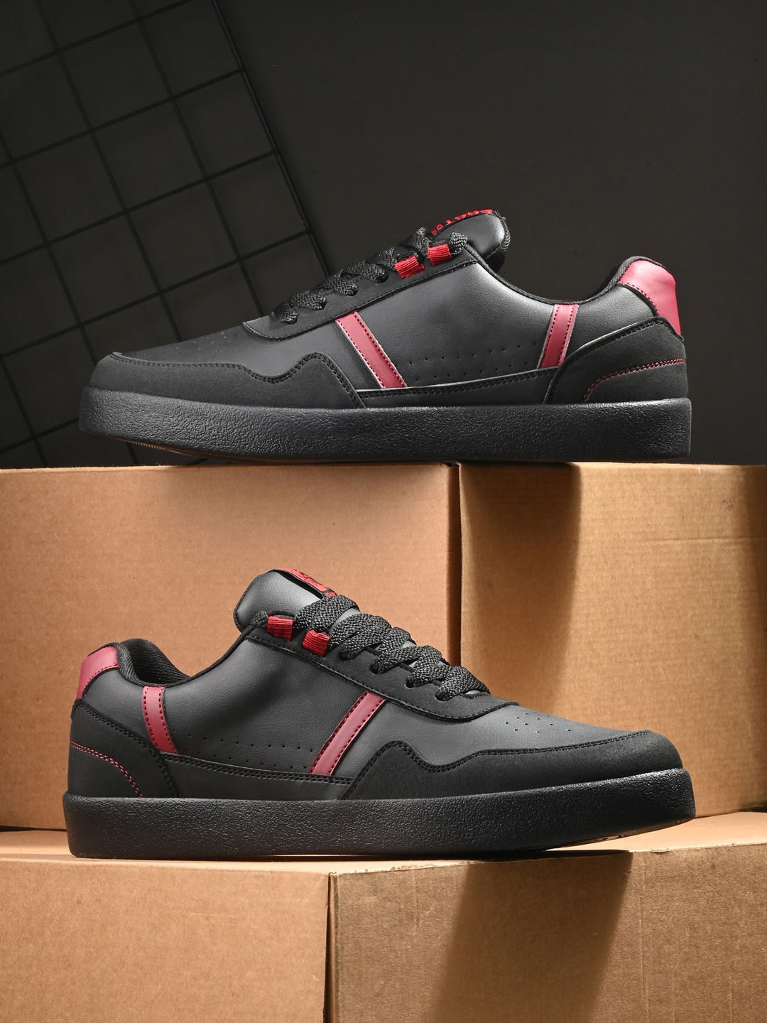 

SPYKAR Men Comfort Insole Sneakers, Black