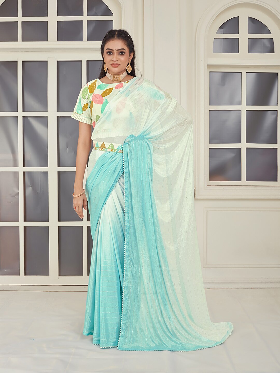 

Pionex Embellished Ombre Saree, Blue
