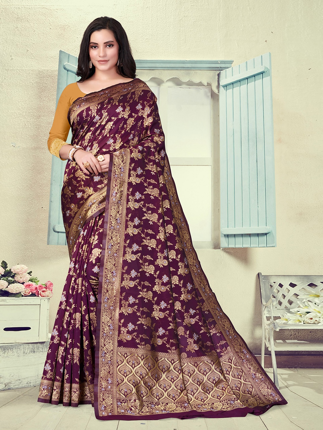 

VEDANT VASTRAM Floral Woven Design Zari Banarasi Saree, Purple