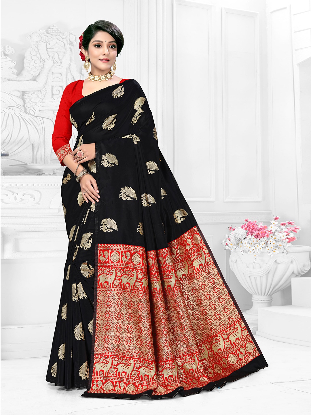 

VEDANT VASTRAM Floral Zari Silk Banarasi Saree, Black
