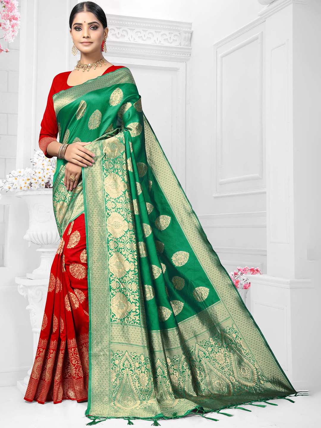 

VEDANT VASTRAM Woven Design Zari Half and Half Banarasi Saree, Green