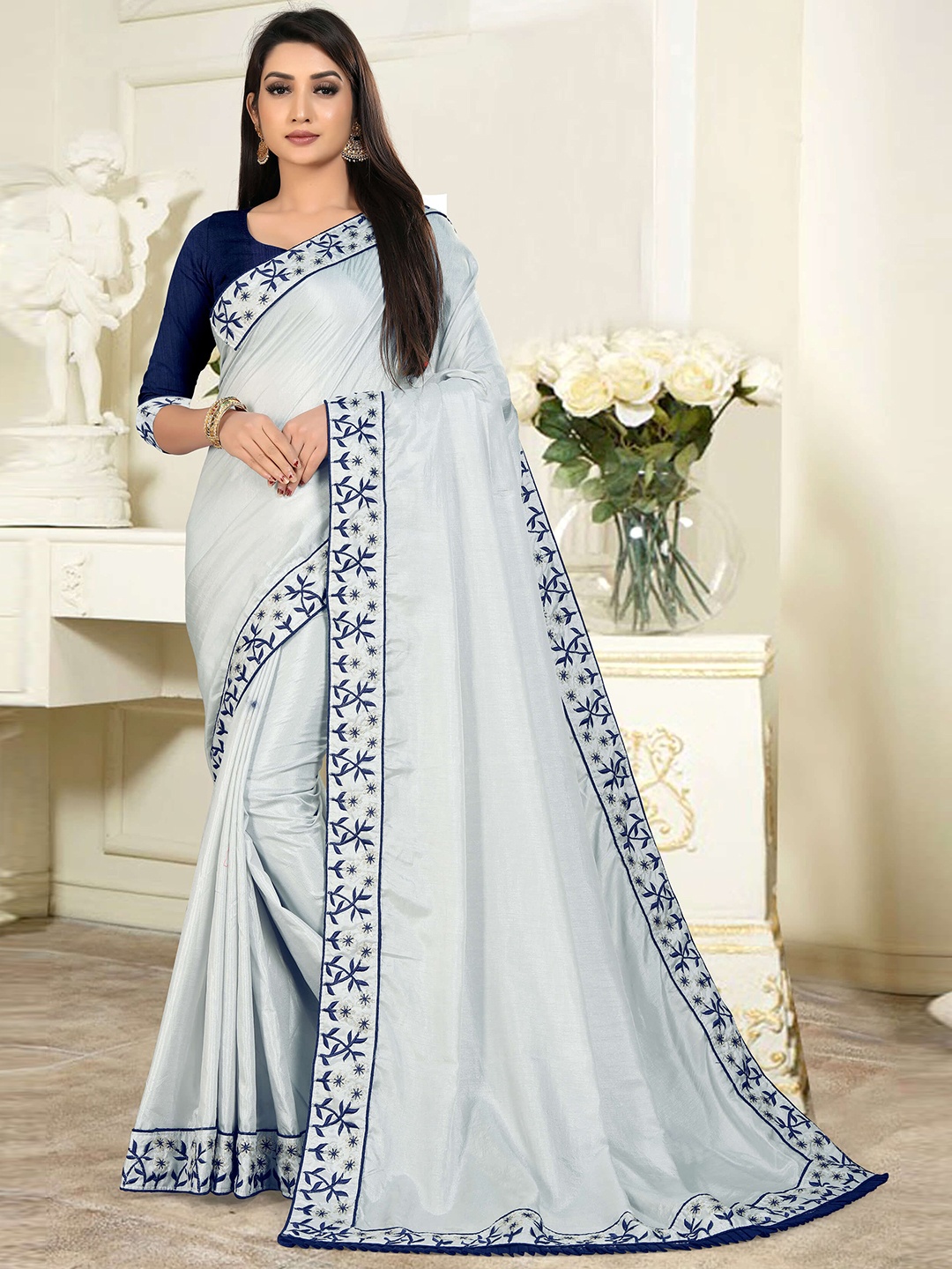 

VEDANT VASTRAM Silk Embroidered Designer Saree, Off white