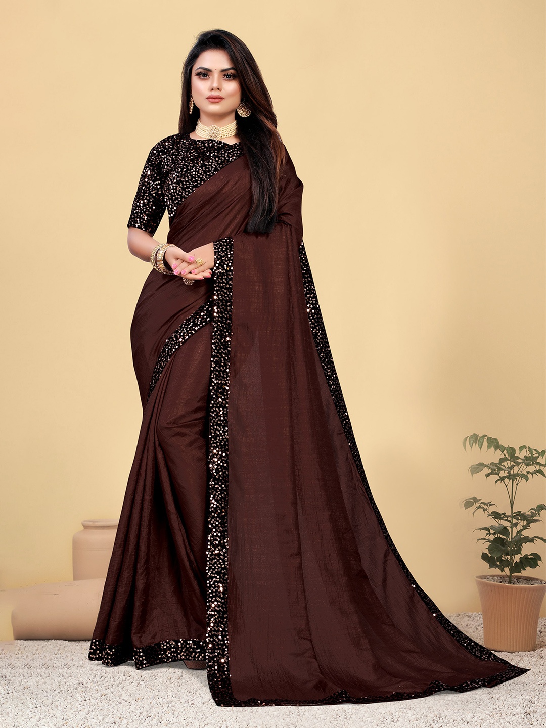 

VEDANT VASTRAM Embellished Saree, Brown