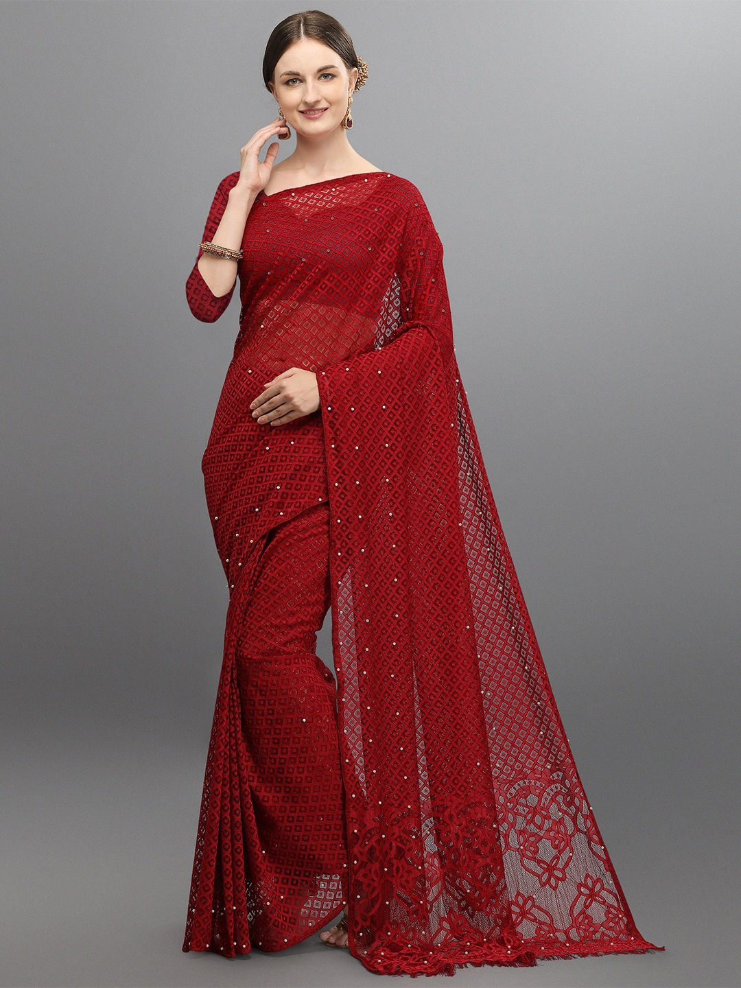 

VEDANT VASTRAM Embellished Beads and Stones Net Saree, Maroon