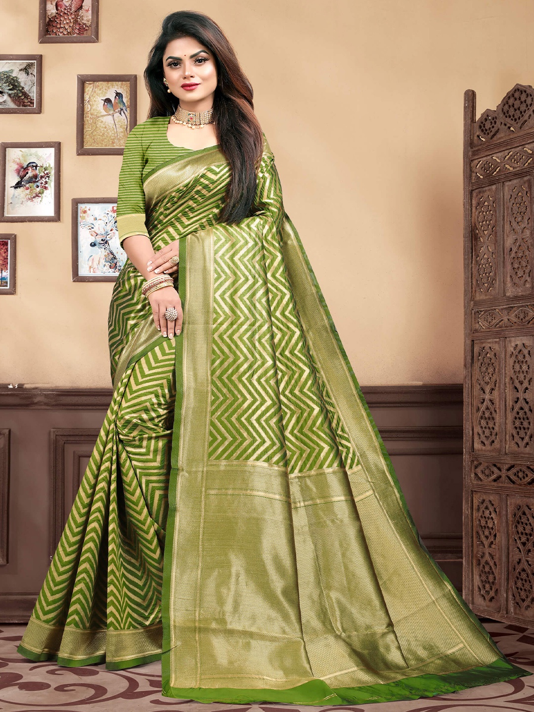 

VEDANT VASTRAM Geometric Woven Design Zari Banarasi Saree, Lime green