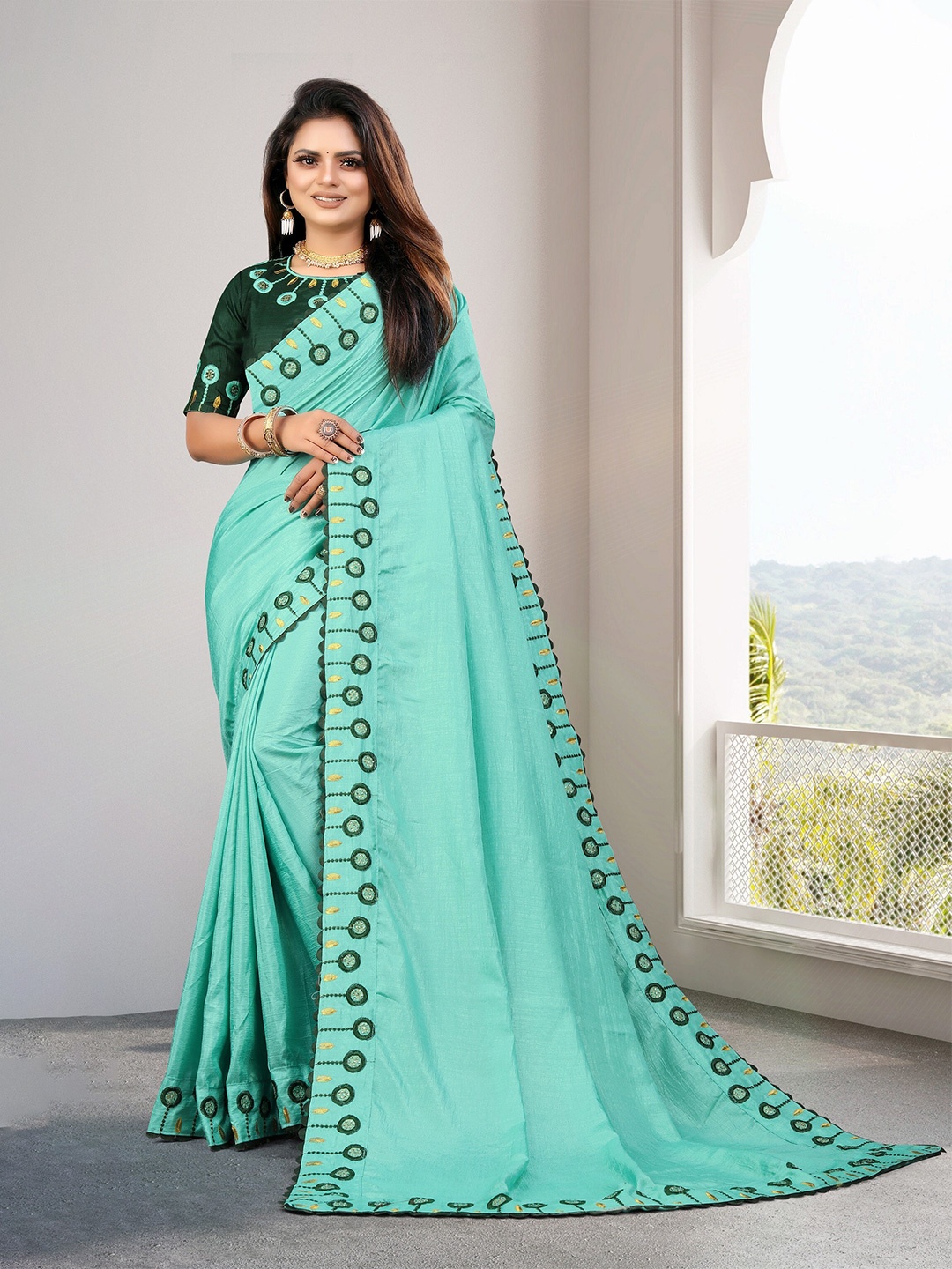 

VEDANT VASTRAM Floral Embroidered Saree, Turquoise blue