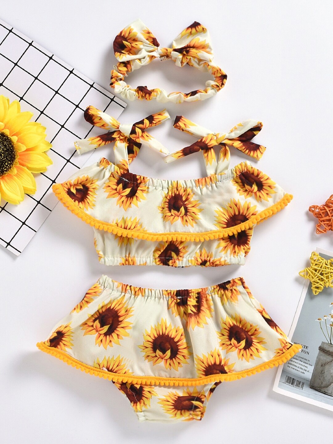 

StyleCast Girls Yellow Printed Top with Shorts