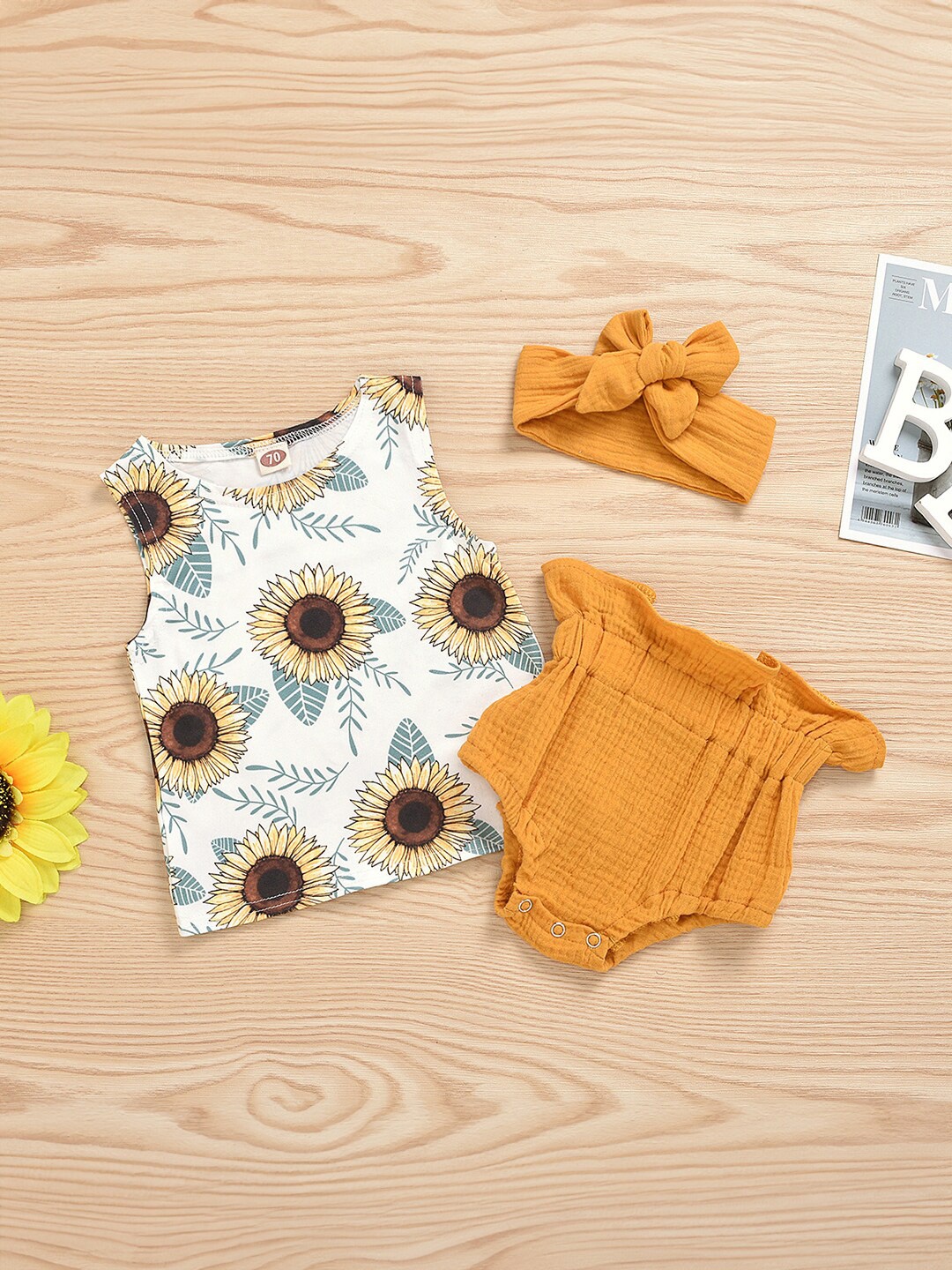 

StyleCast Yellow Infant Girls Printed Top with Shorts