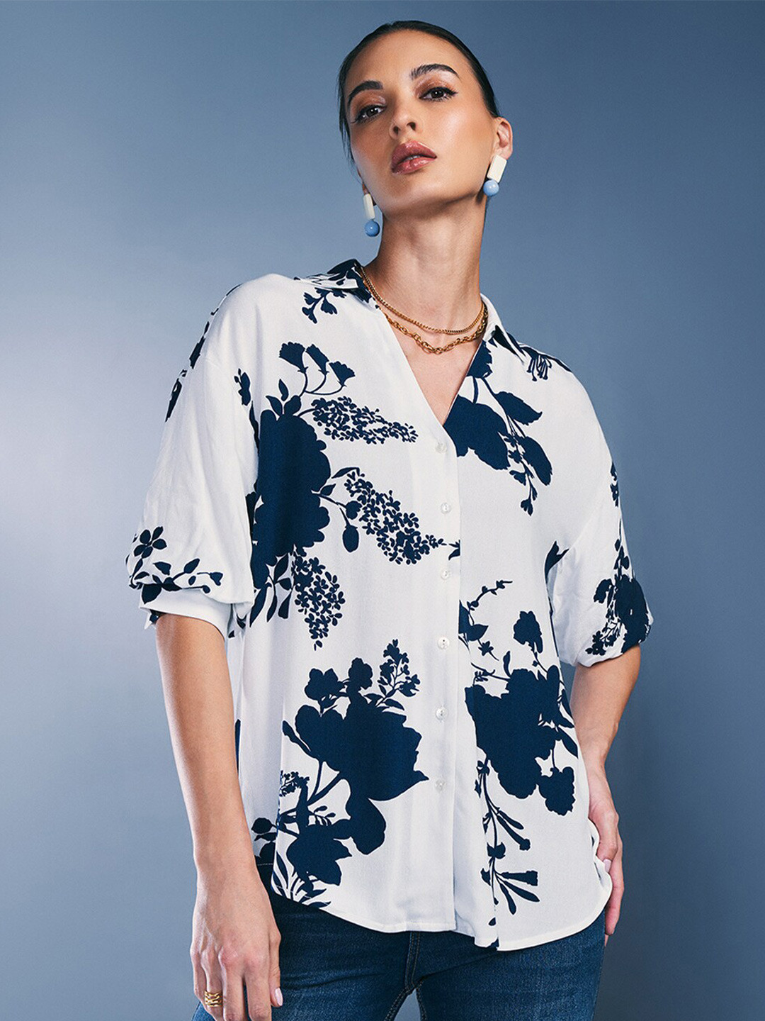 

AND Floral Printed Roll-Up Sleeves Shirt Style Top, White