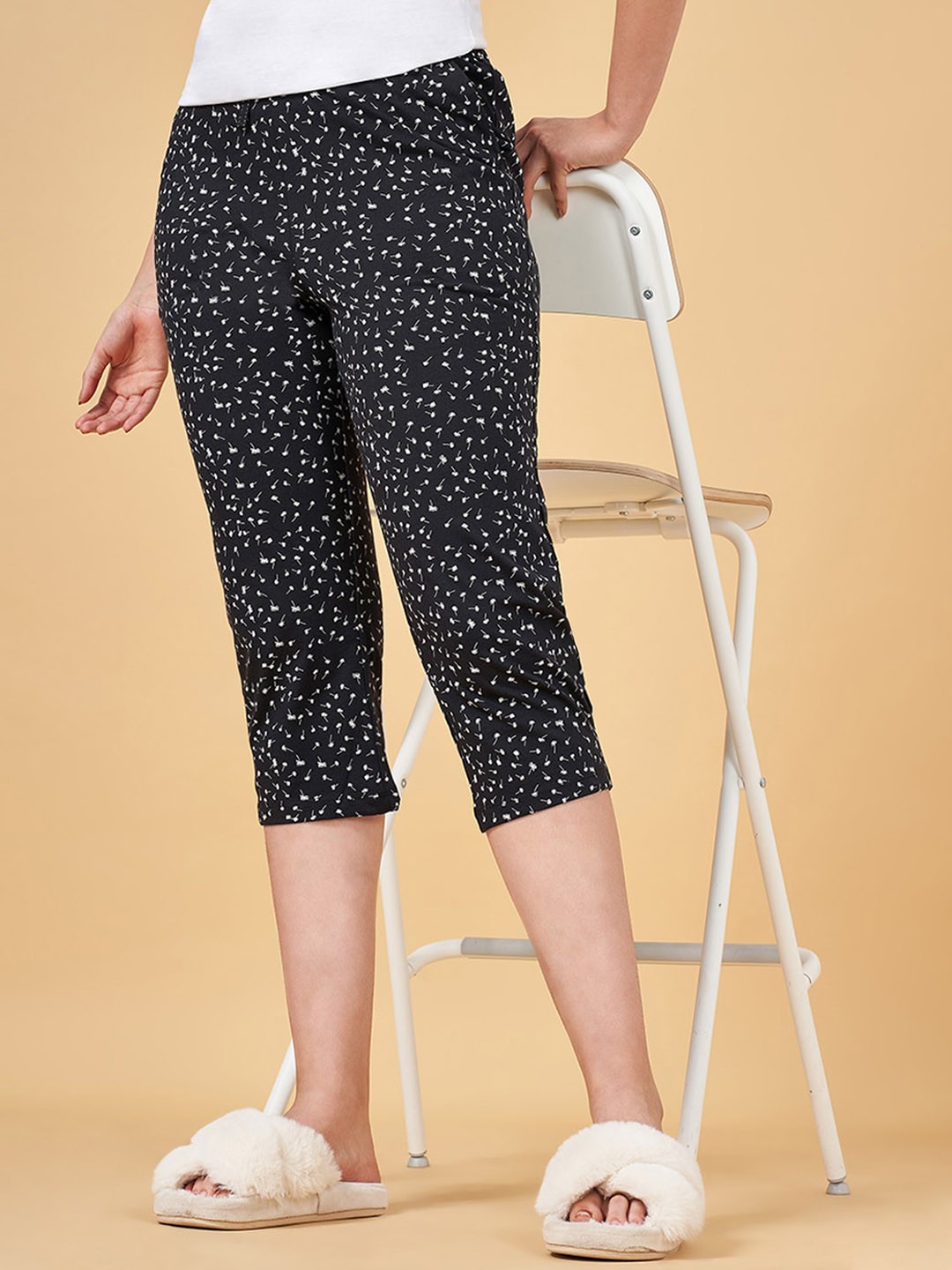 

Dreamz by Pantaloons Women Printed Pure Cotton Lounge Pants, Black