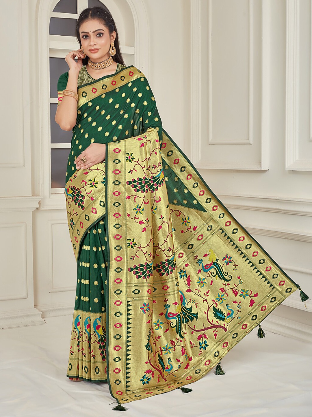 

Pionex Ethnic Motifs Woven Design Zari Pure Silk Paithani Saree, Green