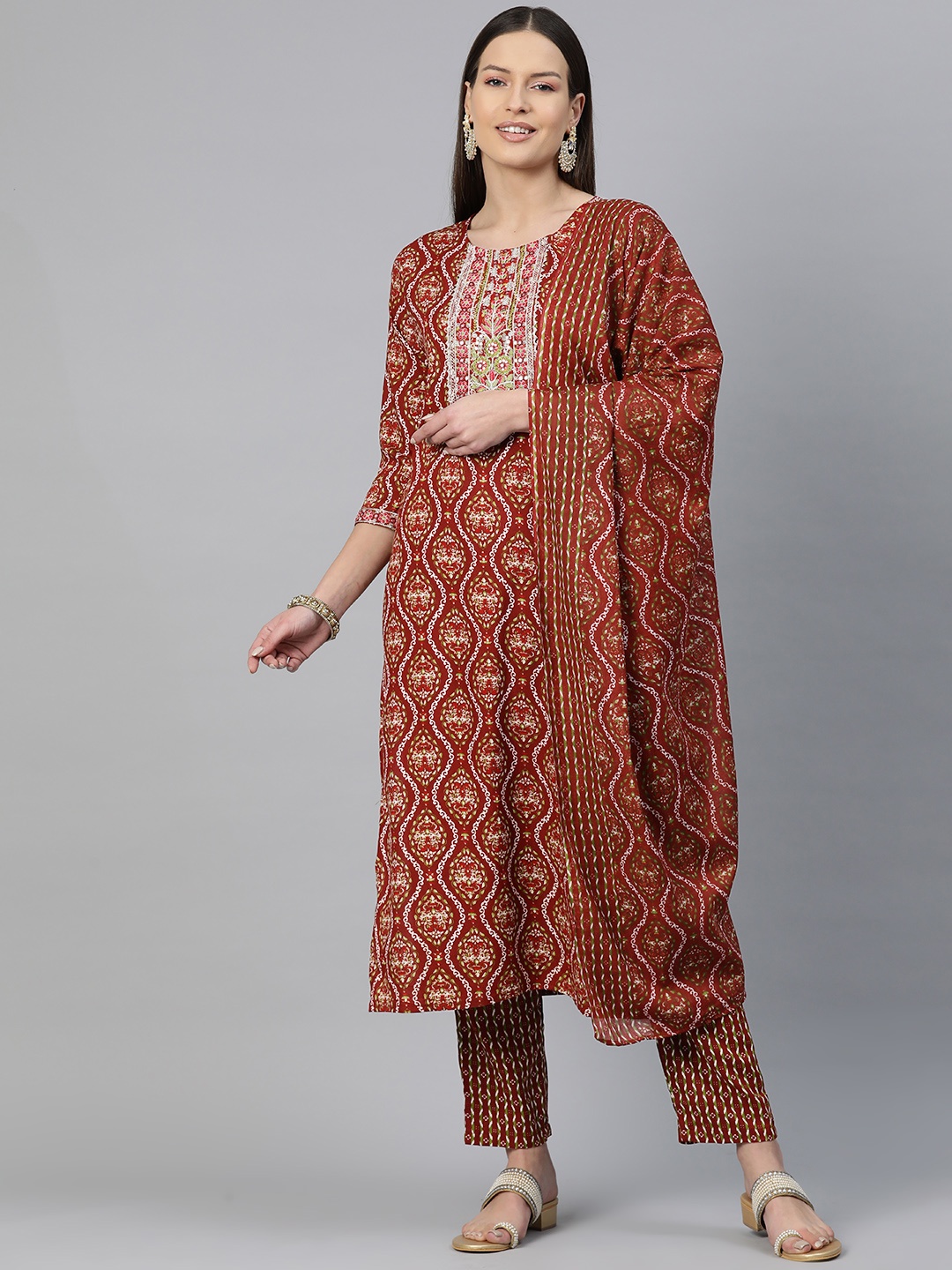 

Readiprint Fashions Ethnic Motifs Printed Gotta Patti Kurta with Trousers & Dupatta, Maroon