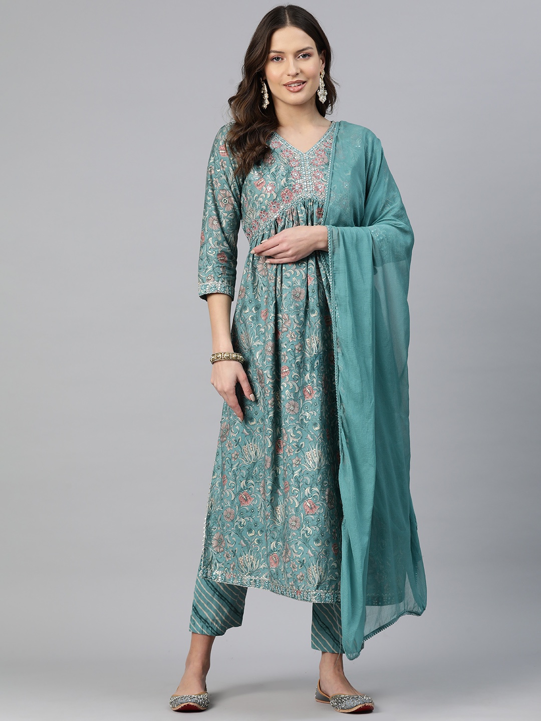 

Readiprint Fashions Floral Printed Empire Sequinned Chanderi Silk Kurta Set, Sea green