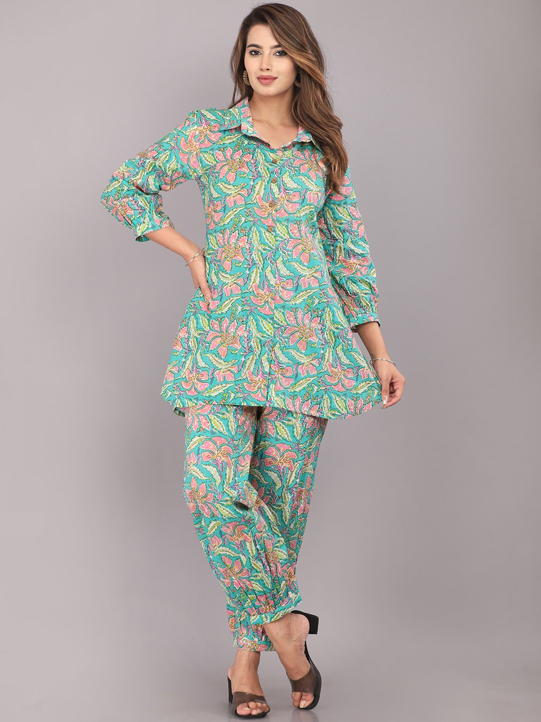 

KANNAHI Floral Printed Shirt Collar Pure Cotton Tunic & Afghani Pant, Sea green