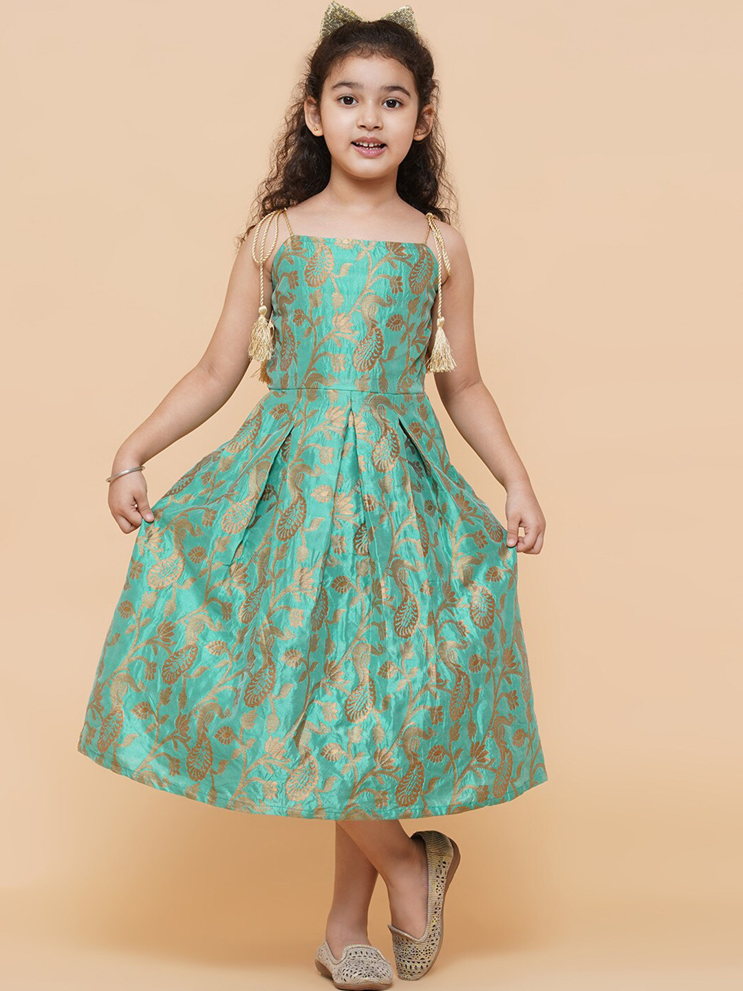 

Aks Kids Girls Ethnic Motifs Printed Jacquard Shoulder Straps Fit & Flare Midi Dress, Blue