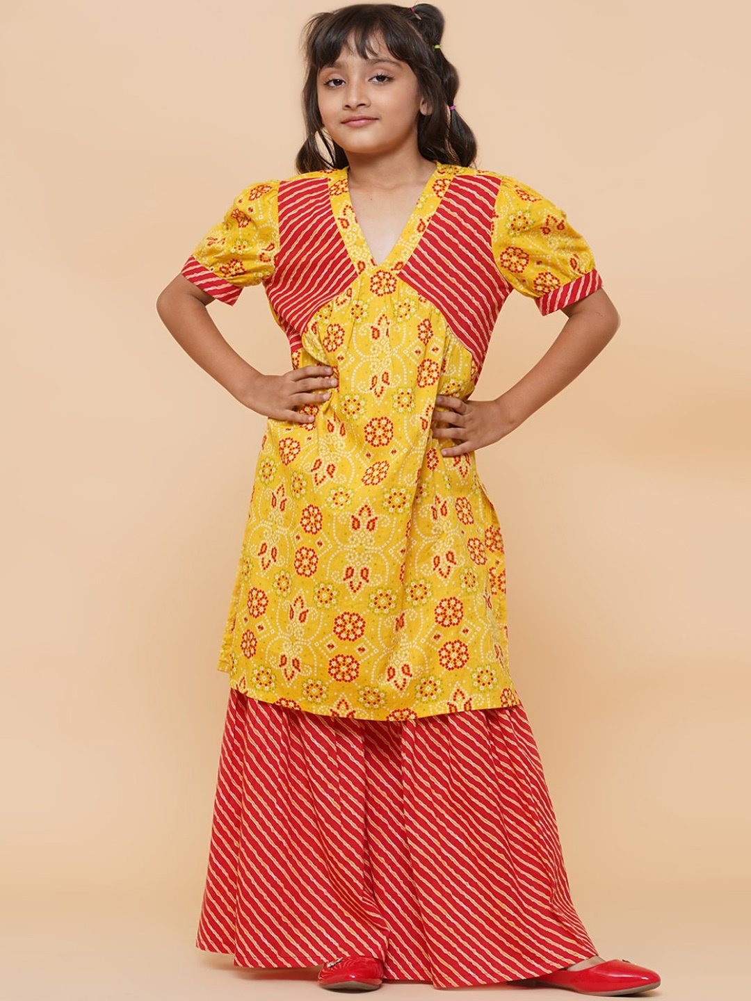 

Aks Kids Girls Floral Printed V-Neck Pure Cotton Straight Kurta with Sharara, Yellow