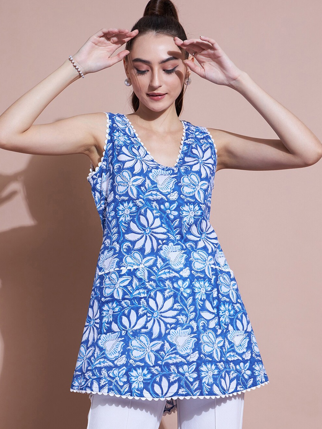 

DressBerry Blue Floral Print Cotton Fit & Flare Dress