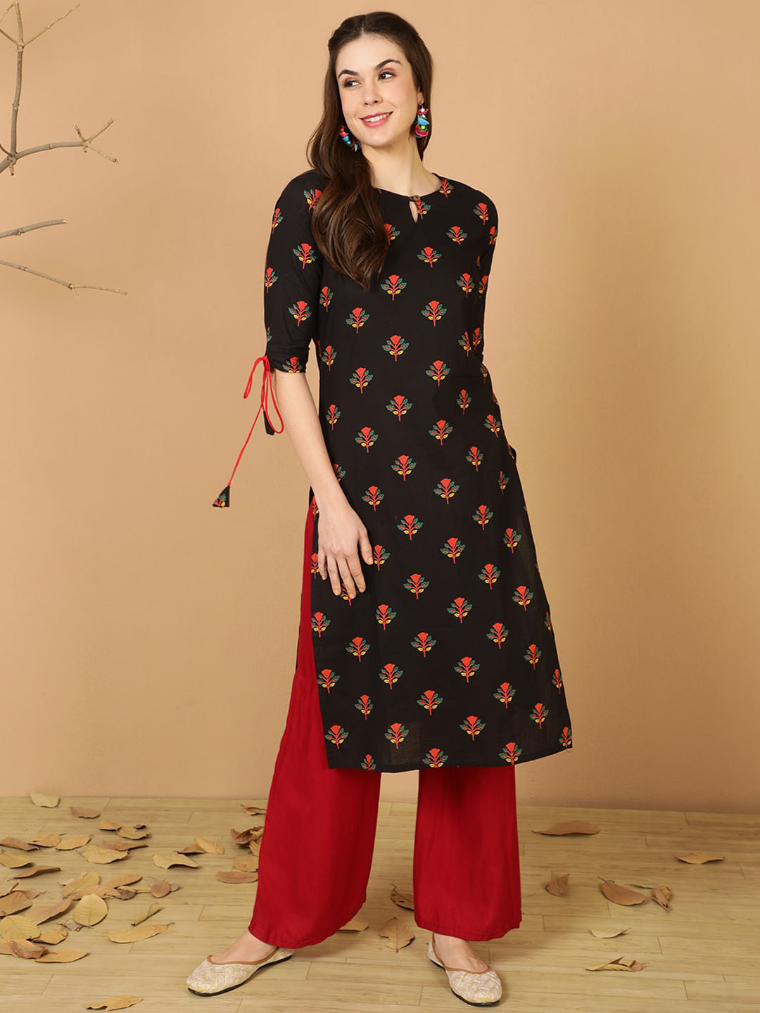 

antaran Ethnic Motifs Printed Pure Cotton Keyhole Neck Kurta, Black