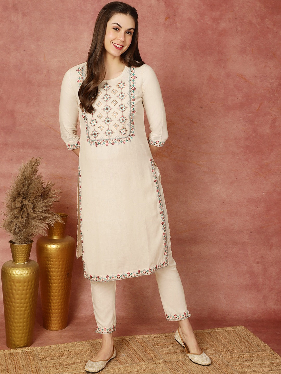 

antaran Floral Embroidere Mirror Work Pure Cotton Kurta with Trousders, Off white