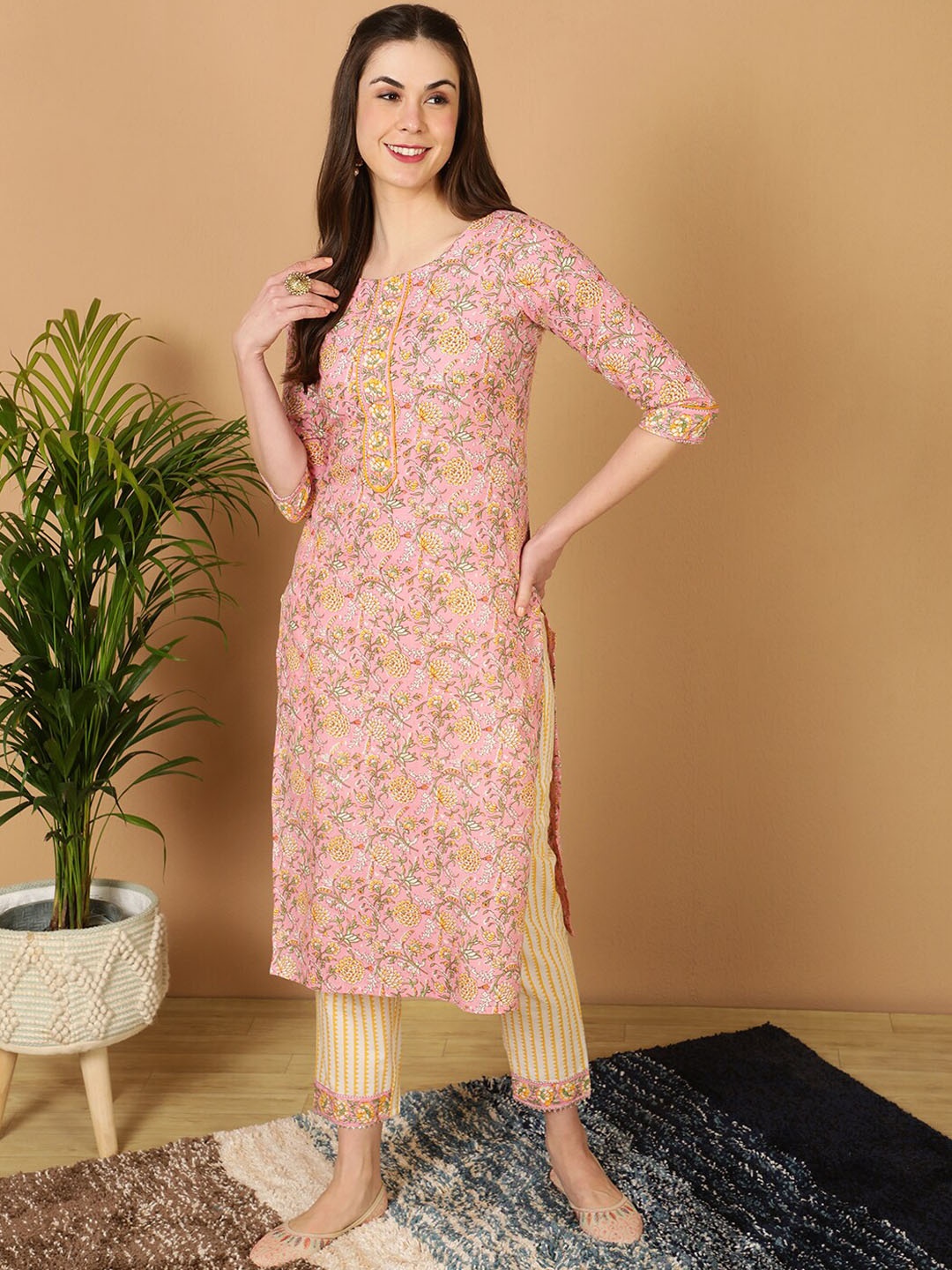 

antaran Floral Printed Pure Cotton Kurta with Trousers, Pink