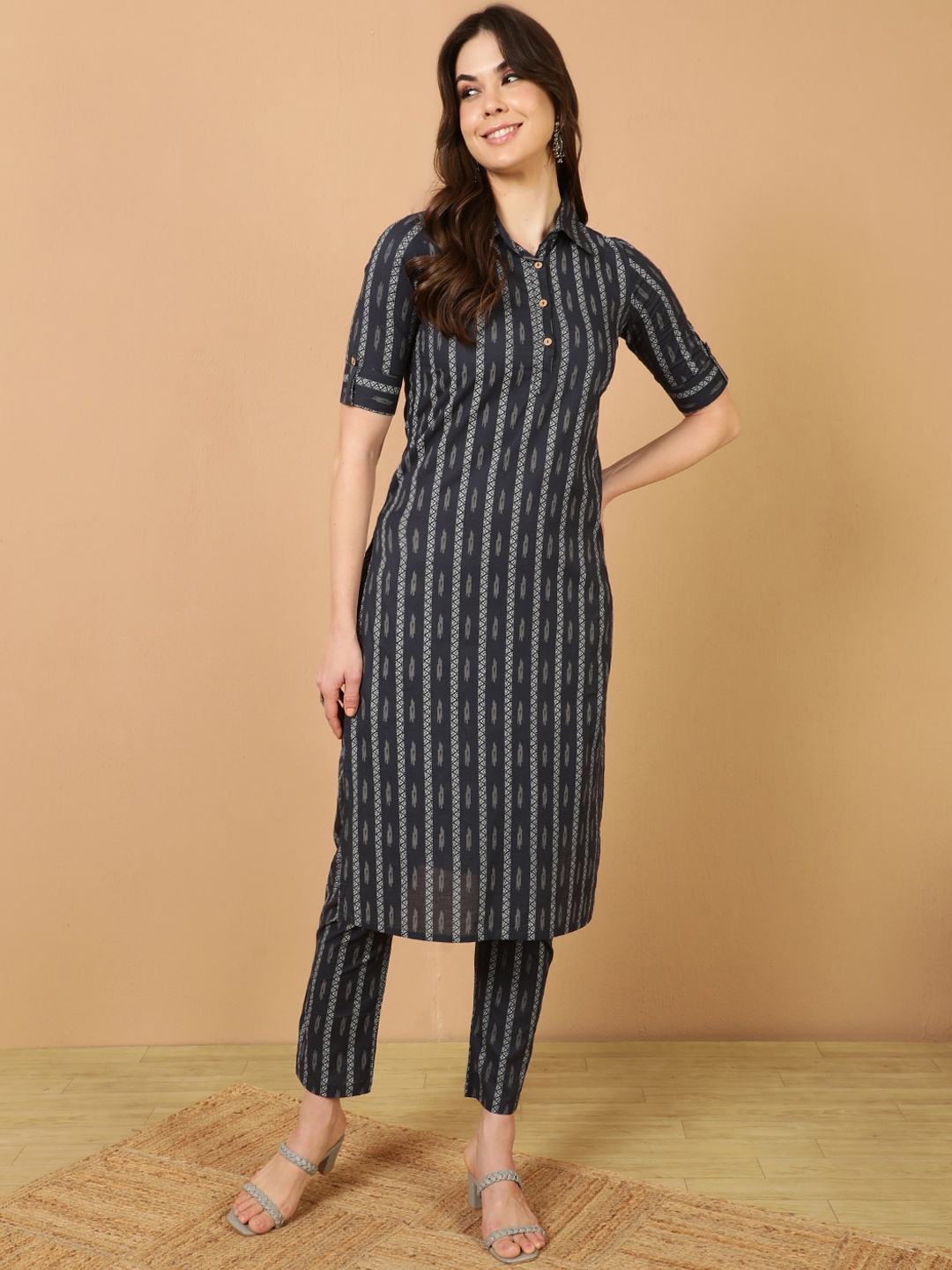 

antaran Ethnic Motifs Printed Roll-Up Sleeves Shirt Collar Pure Cotton Kurta with Trousers, Navy blue