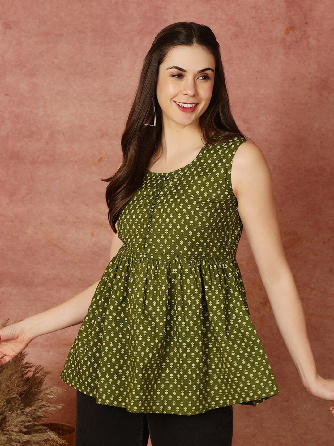

antaran Floral Printed Pure Cotton Round Neck Empire Top, Green