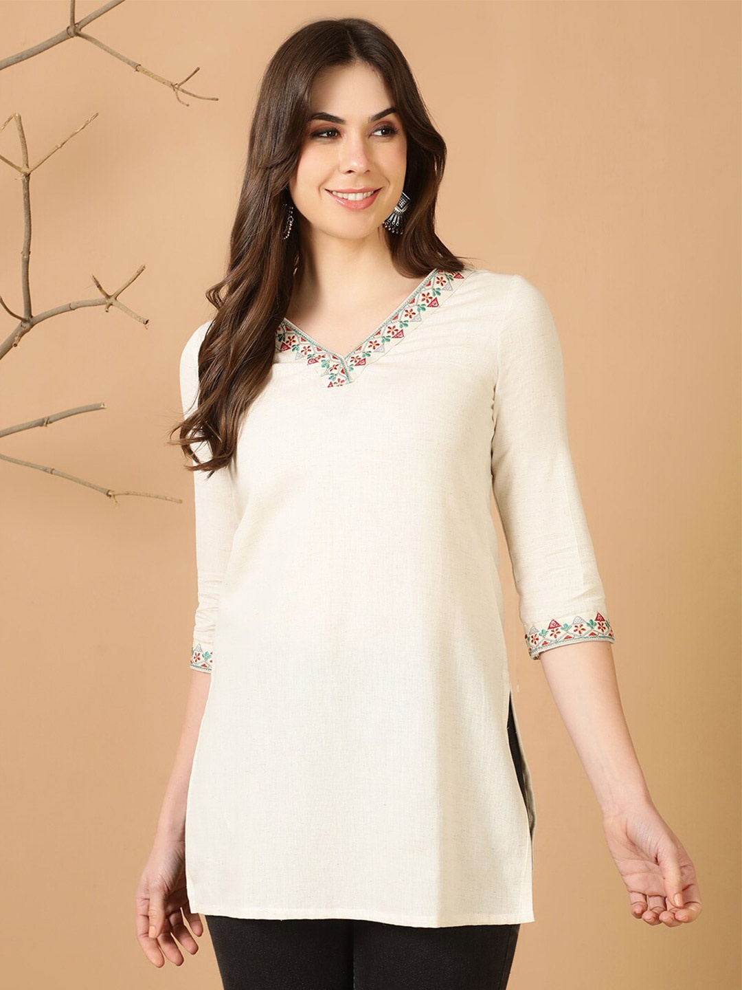 

antaran V-Neck Pure Cotton Kurti, Off white