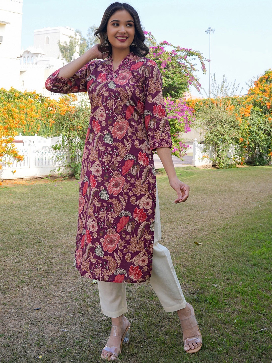 

Vbuyz Floral Printed Cotton Straight Kurta, Purple