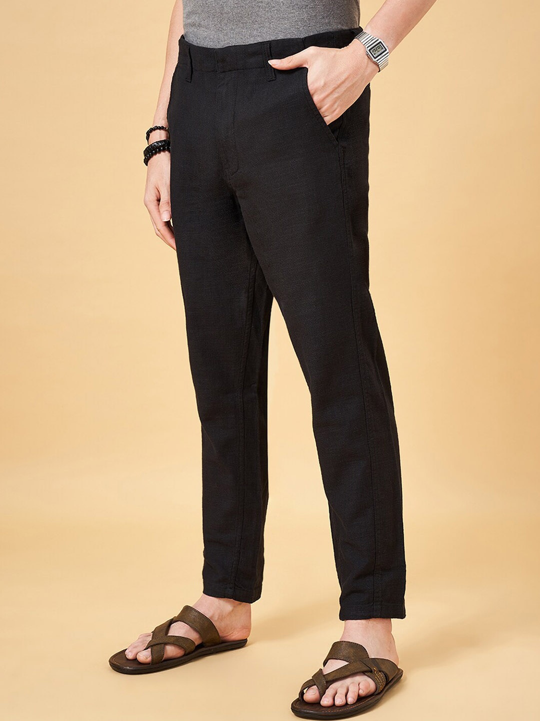 

7 Alt by Pantaloons Men Comfort Mid-Rise Plain Cotton Regular Trousers, Black