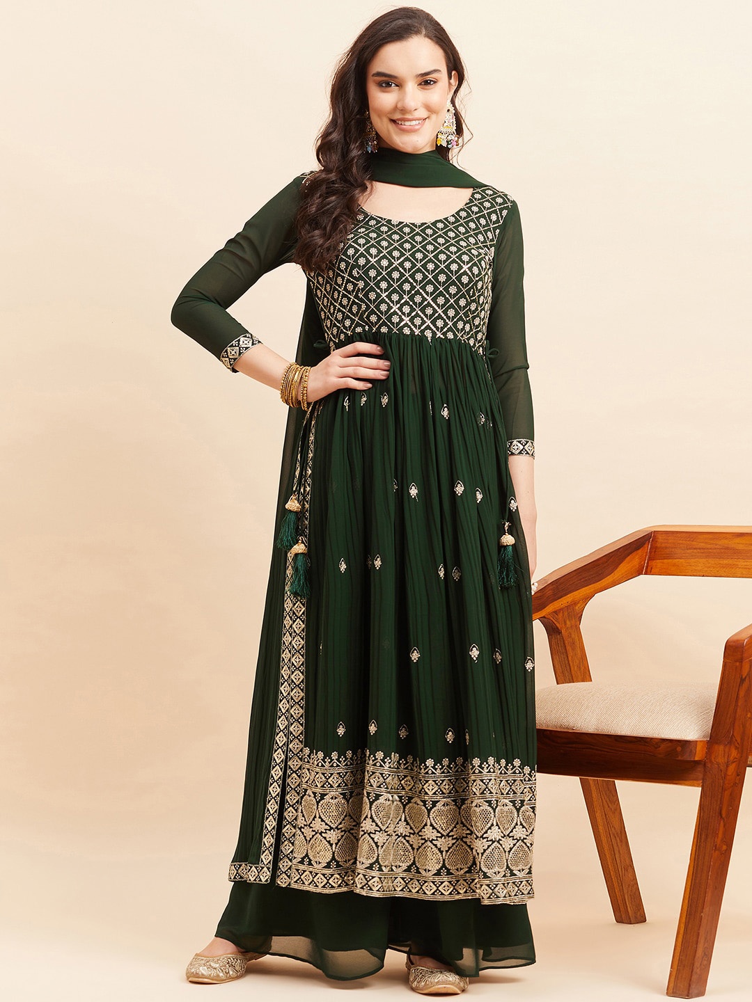 

KALINI Ethnic Motifs Embroidered Sequinned Kurta With Palazzos & Dupatta, Green