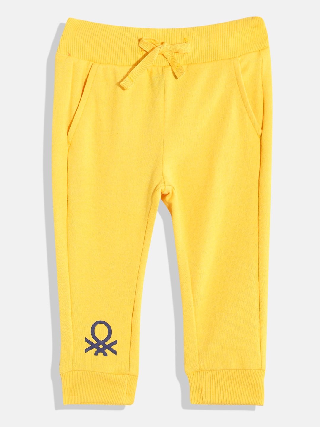 

United Colors of Benetton Boys Solid Jogger with Brand Logo Print, Yellow