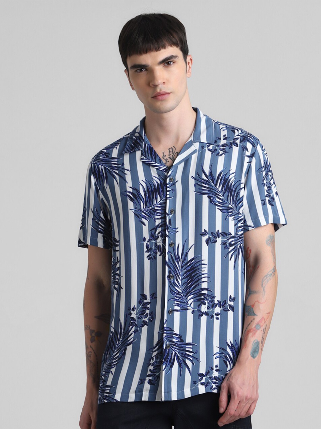 

Jack & Jones Tropical Printed Cuban Collar Short Sleeves Casual Shirt, Blue
