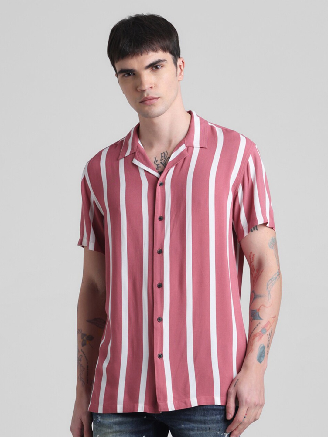 

Jack & Jones Vertical Stripes Cuban Collar Short Sleeves Casual Shirt, Pink