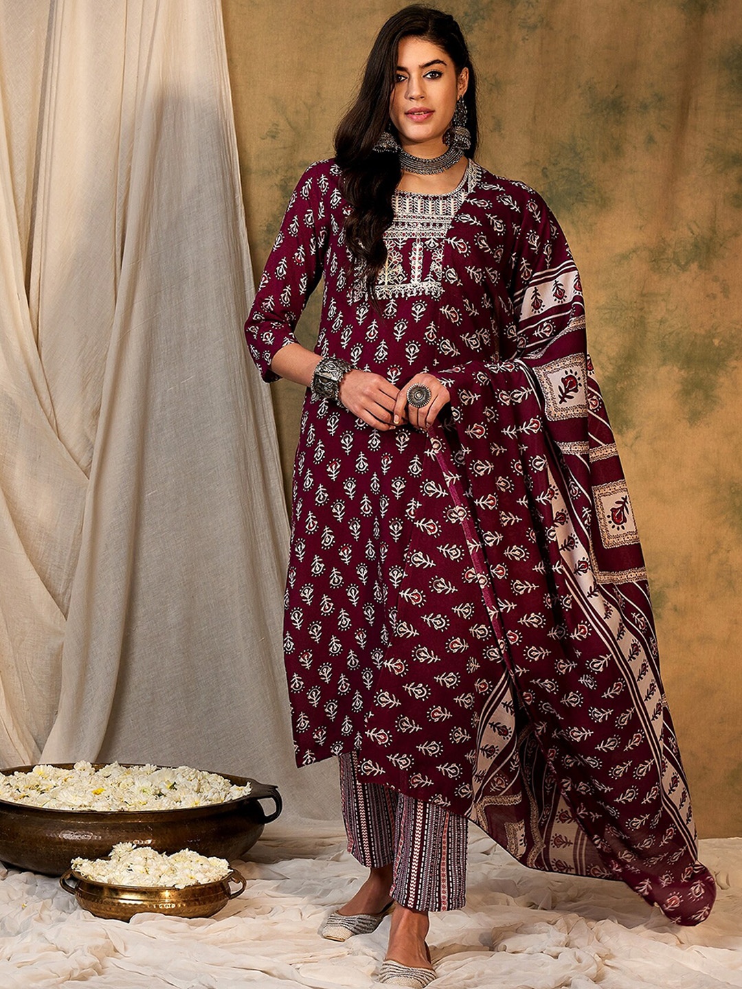 

Indo Era Ethnic Motifs Printed Thread Work Kurta With Trousers & Dupatta, Burgundy