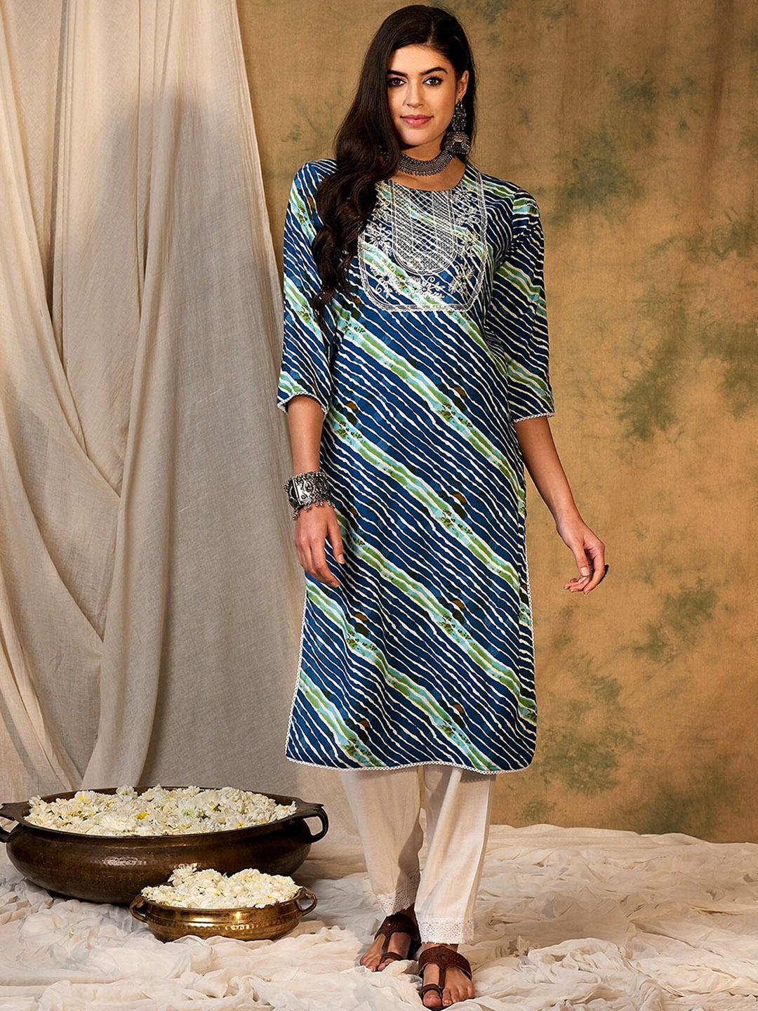 

Indo Era Leheriya Printed Round Neck Thread Work Kurta, Blue