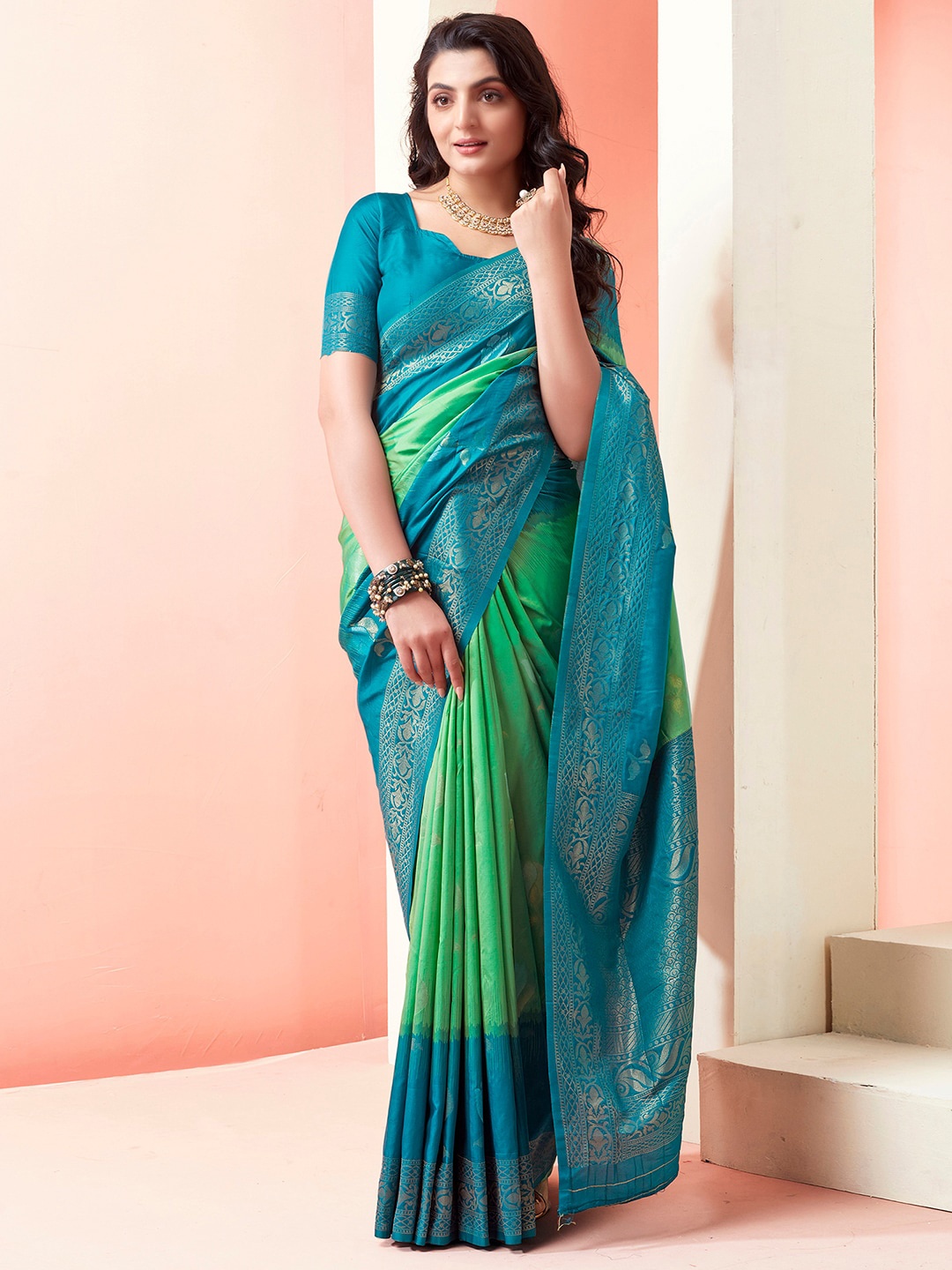 

Mitera Ethnic Motifs Woven Design Zari Banarasi Saree, Green