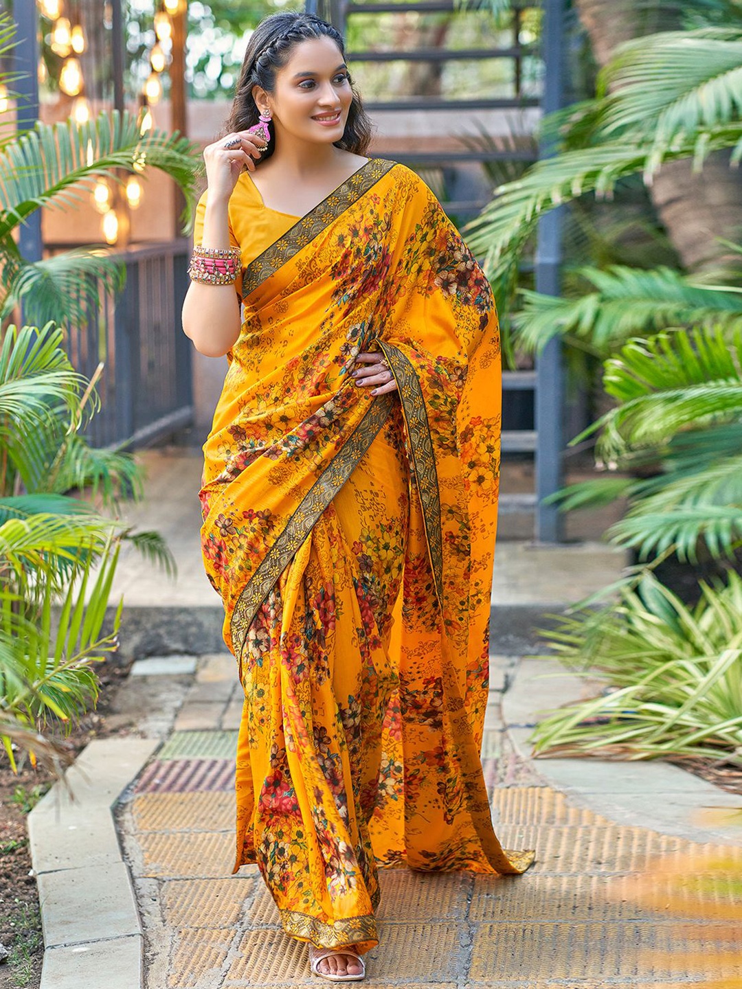 

Mitera Floral Printed Bagh Saree, Yellow