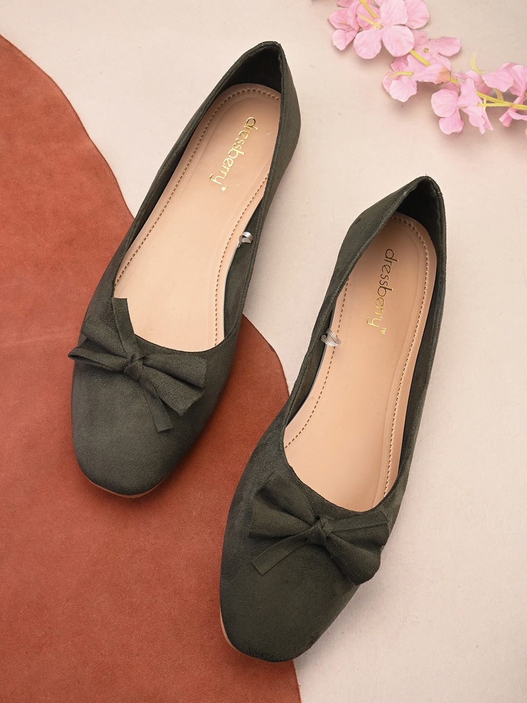 

DressBerry Olive Square Toe Bow Detail Ballerinas