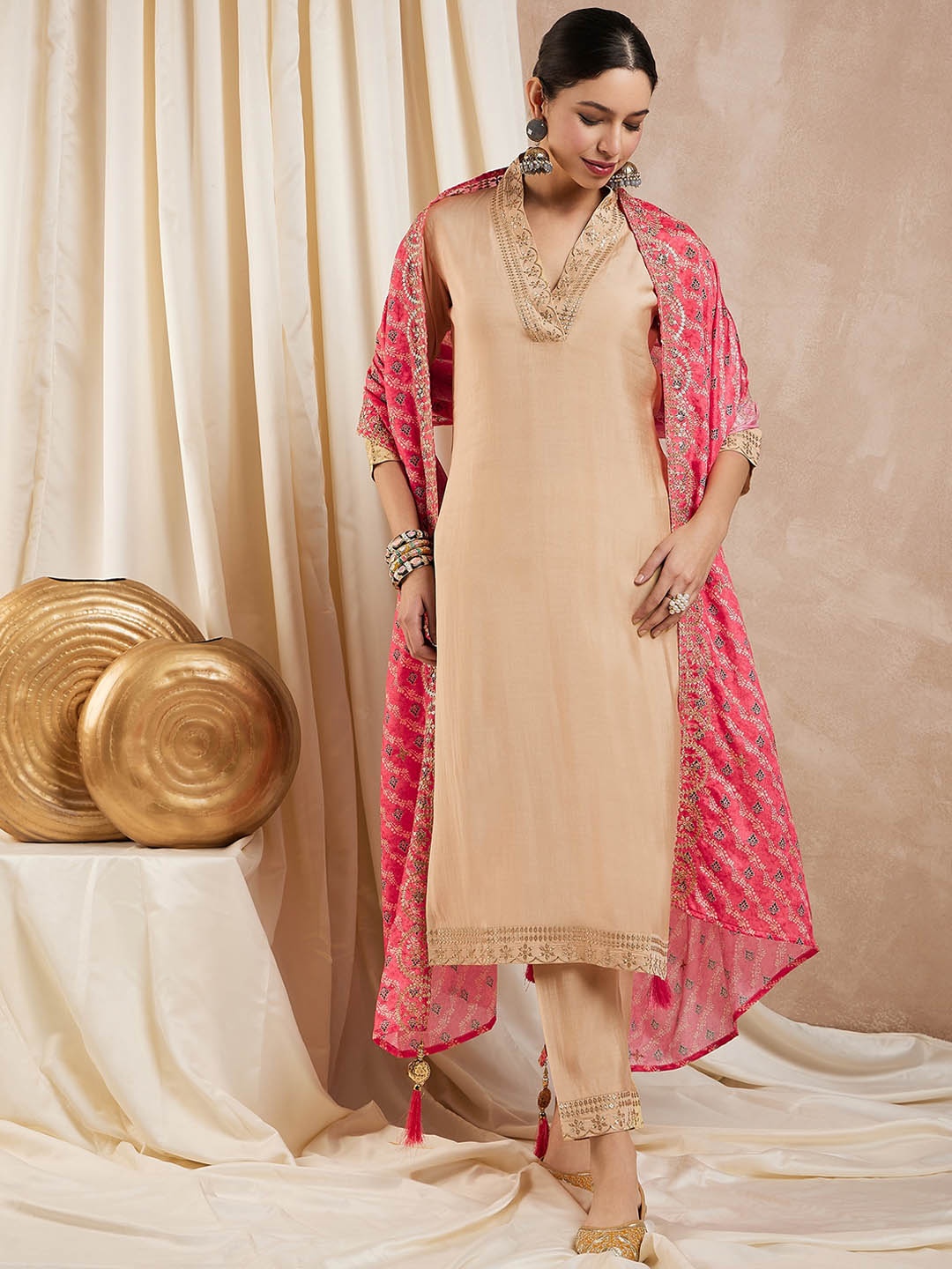 

KAVINDI Ethnic Motifs Yoke Design Silk Chiffon Kurta With Trousers & Dupatta, Beige