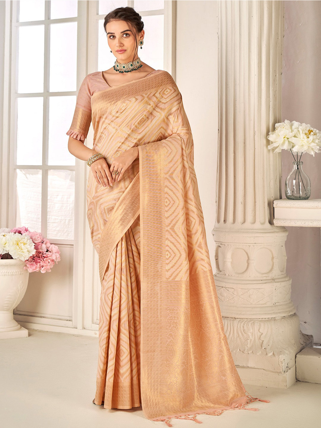 

Mitera Geometric Woven Design Zari Banarasi Saree, Peach
