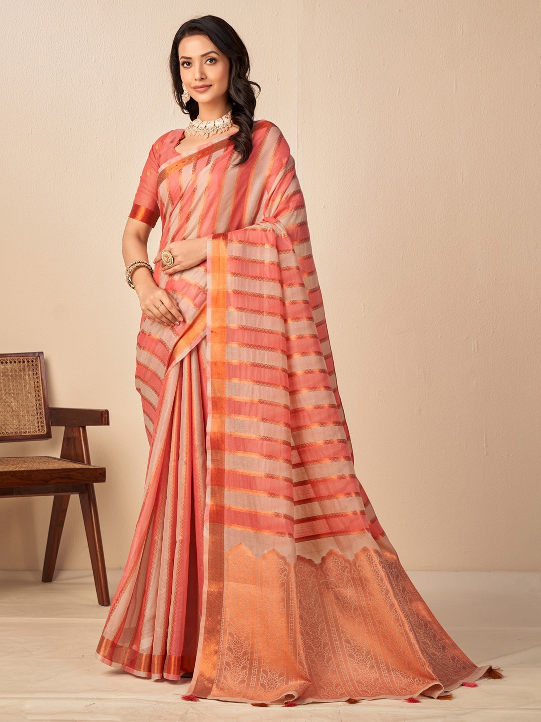 

Mitera Ethnic Motifs Woven Design Zari Banarasi Saree, Pink
